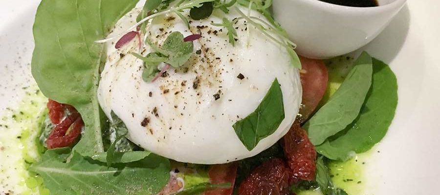 Cocina con Superalimentos: Burrata con pesto de spirulina