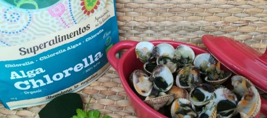 Berberechos con emulsión de alga chlorella.
