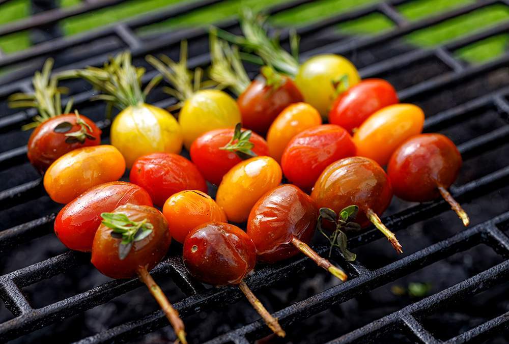 Brocheta de tomates cherry marinados con cáñamo